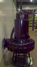 Heavy duty submersible pump for emergency flooding